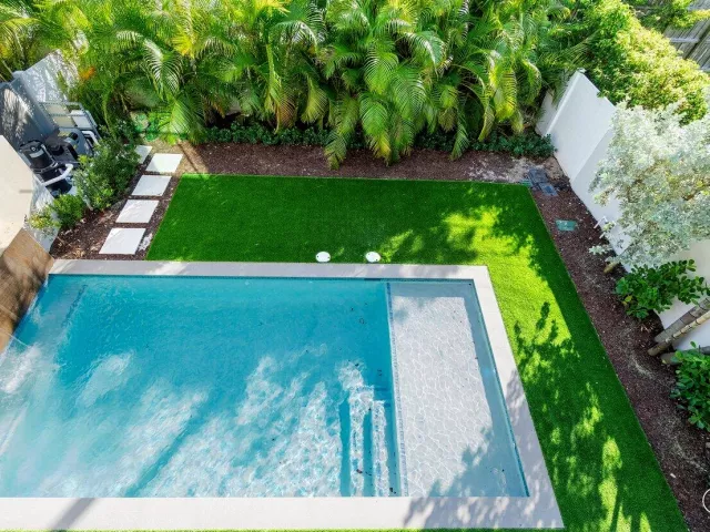 4-bedroom home for sale in Boca Raton - 130 NE Wavecrest Way - MondialRealty