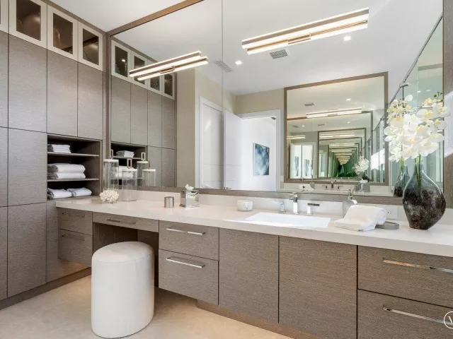 4-bedroom home for sale in Boca Raton - 130 NE Wavecrest Way - MondialRealty