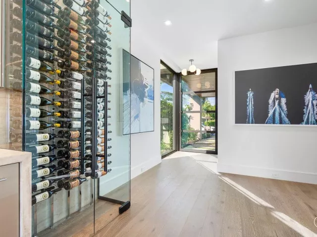 4-bedroom home for sale in Boca Raton - 130 NE Wavecrest Way - MondialRealty