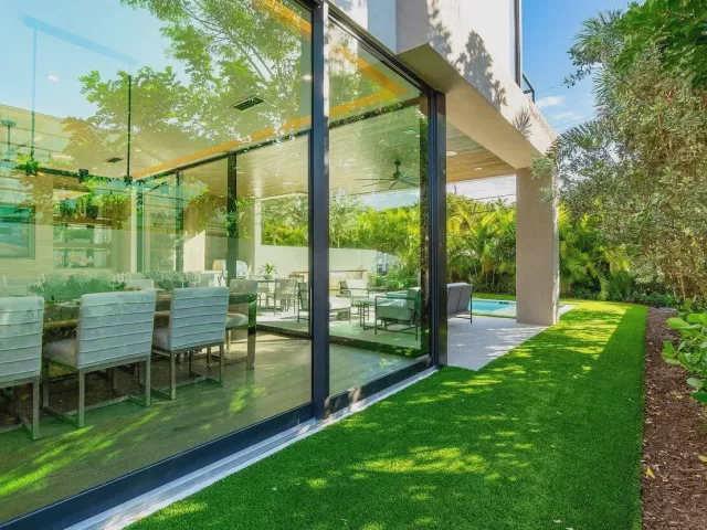 4-bedroom home for sale in Boca Raton - 130 NE Wavecrest Way - MondialRealty