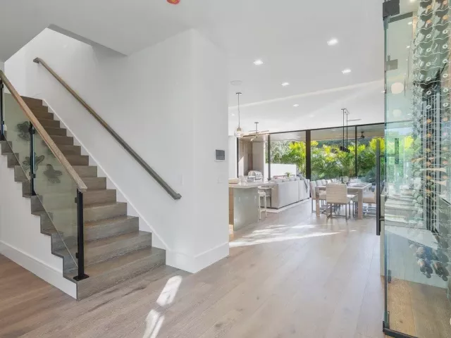 4-bedroom home for sale in Boca Raton - 130 NE Wavecrest Way - MondialRealty