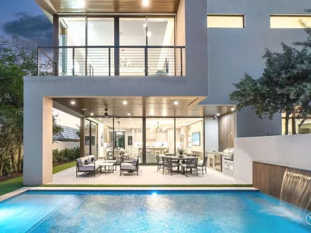 4-bedroom home for sale in Boca Raton - 130 NE Wavecrest Way - MondialRealty