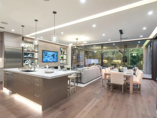 4-bedroom home for sale in Boca Raton - 130 NE Wavecrest Way - MondialRealty
