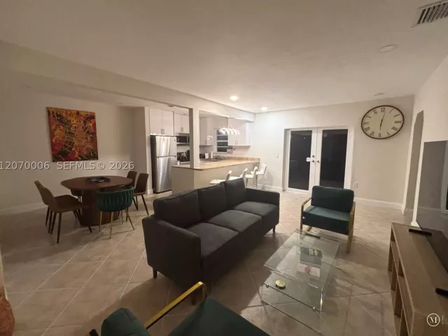 3-bedroom home for sale in Hollywood - 1931 Mayo St - MondialRealty