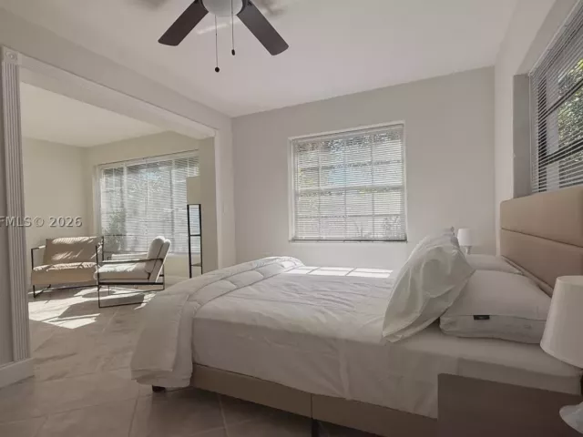 3-bedroom home for sale in Hollywood - 1931 Mayo St - MondialRealty