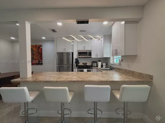 3-bedroom home for sale in Hollywood - 1931 Mayo St - MondialRealty