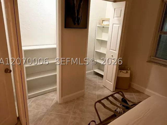 3-bedroom home for sale in Hollywood - 1931 Mayo St - MondialRealty