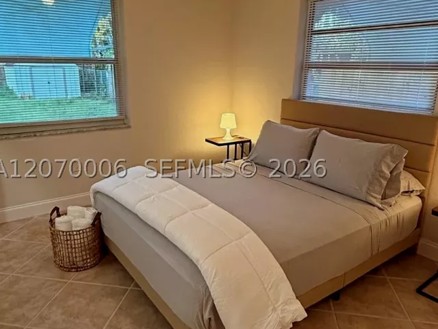 3-bedroom home for sale in Hollywood - 1931 Mayo St - MondialRealty