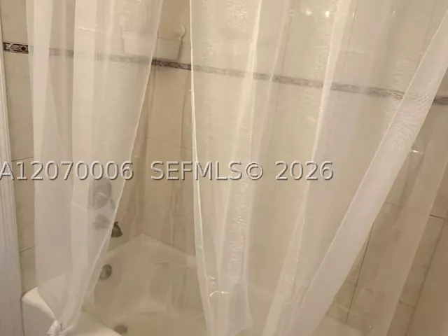 3-bedroom home for sale in Hollywood - 1931 Mayo St - MondialRealty