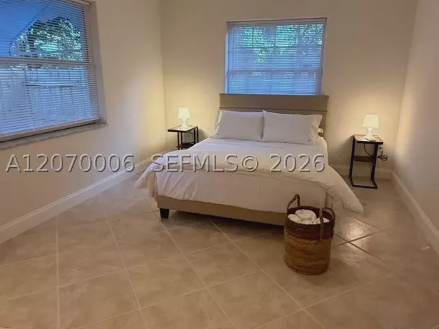 3-bedroom home for sale in Hollywood - 1931 Mayo St - MondialRealty