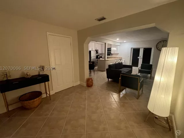 3-bedroom home for sale in Hollywood - 1931 Mayo St - MondialRealty