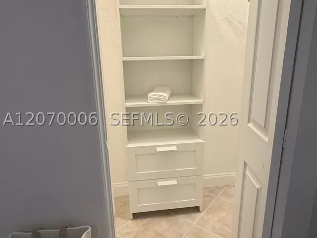 3-bedroom home for sale in Hollywood - 1931 Mayo St - MondialRealty