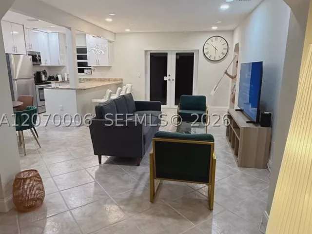 3-bedroom home for sale in Hollywood - 1931 Mayo St - MondialRealty