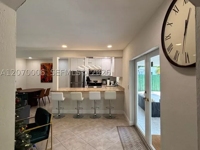 3-bedroom home for sale in Hollywood - 1931 Mayo St - MondialRealty