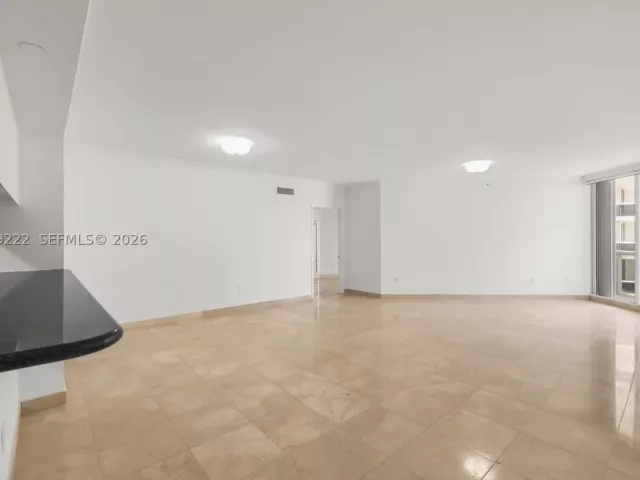 2-bedroom condo for rent in Surfside - 9559 Collins Ave S9-D - MondialRealty