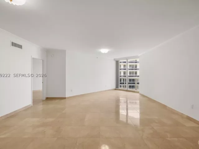 2-bedroom condo for rent in Surfside - 9559 Collins Ave S9-D - MondialRealty