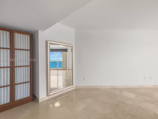 2-bedroom condo for rent in Surfside - 9559 Collins Ave S9-D - MondialRealty