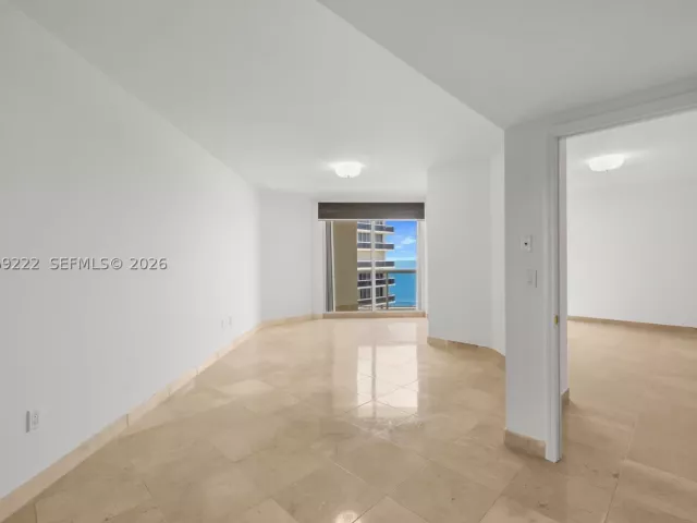 2-bedroom condo for rent in Surfside - 9559 Collins Ave S9-D - MondialRealty