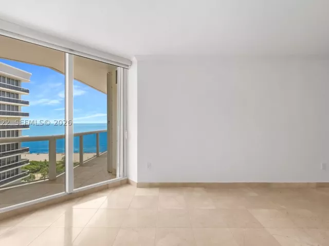 2-bedroom condo for rent in Surfside - 9559 Collins Ave S9-D - MondialRealty