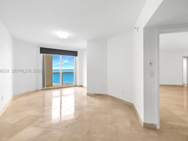 2-bedroom condo for rent in Surfside - 9559 Collins Ave S9-D - MondialRealty