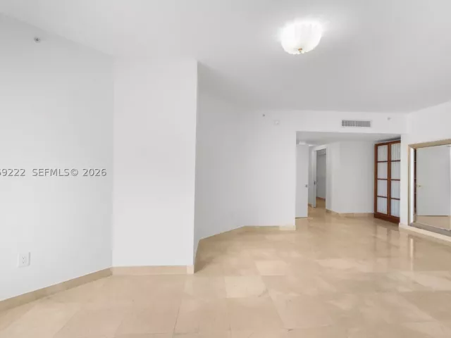 2-bedroom condo for rent in Surfside - 9559 Collins Ave S9-D - MondialRealty