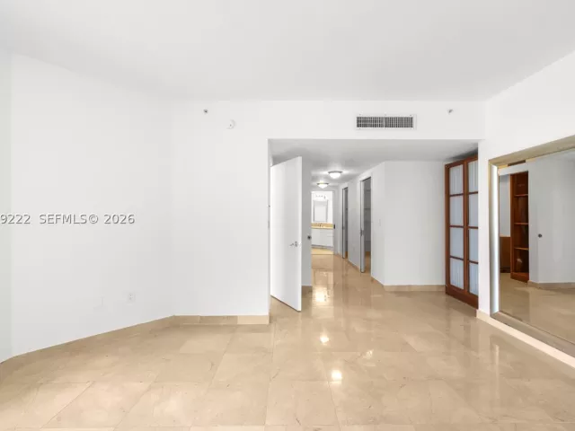 2-bedroom condo for rent in Surfside - 9559 Collins Ave S9-D - MondialRealty