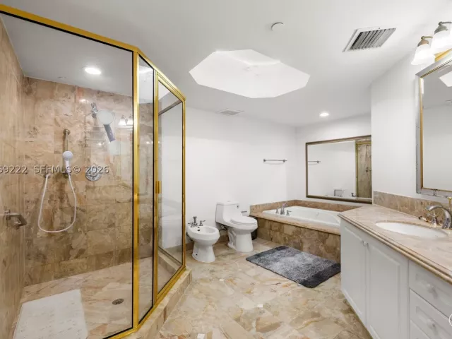 2-bedroom condo for rent in Surfside - 9559 Collins Ave S9-D - MondialRealty
