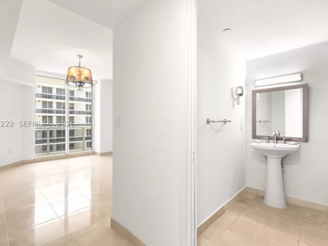 2-bedroom condo for rent in Surfside - 9559 Collins Ave S9-D - MondialRealty