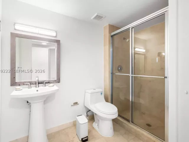 2-bedroom condo for rent in Surfside - 9559 Collins Ave S9-D - MondialRealty