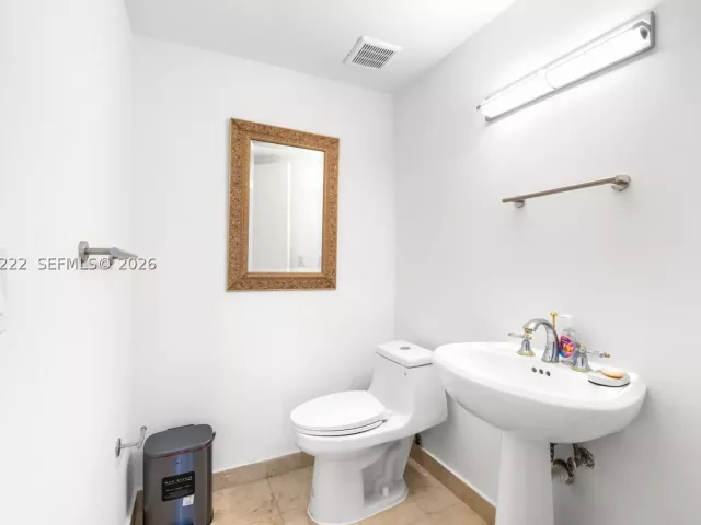 2-bedroom condo for rent in Surfside - 9559 Collins Ave S9-D - MondialRealty