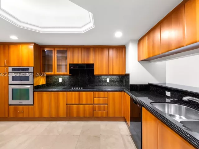 2-bedroom condo for rent in Surfside - 9559 Collins Ave S9-D - MondialRealty