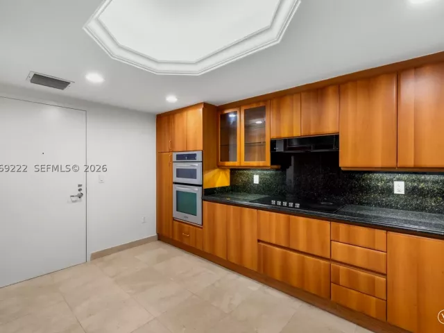2-bedroom condo for rent in Surfside - 9559 Collins Ave S9-D - MondialRealty