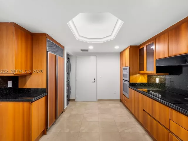 2-bedroom condo for rent in Surfside - 9559 Collins Ave S9-D - MondialRealty