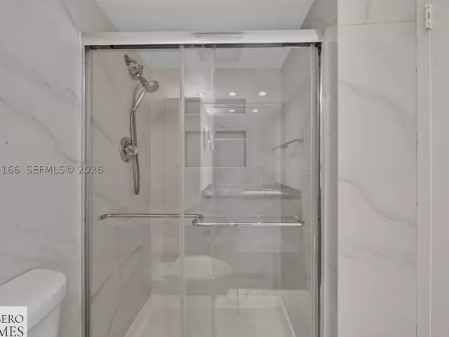 2-bedroom condo for sale in Sunny Isles Beach - 301 174th St 1216 - MondialRealty