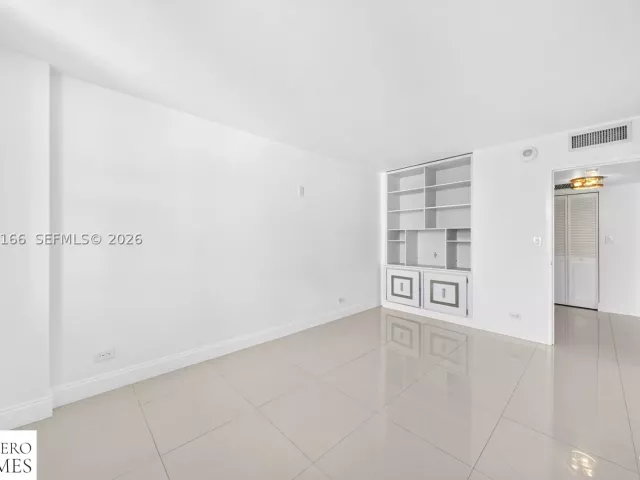 2-bedroom condo for sale in Sunny Isles Beach - 301 174th St 1216 - MondialRealty