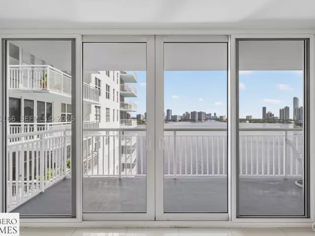 2-bedroom condo for sale in Sunny Isles Beach - 301 174th St 1216 - MondialRealty