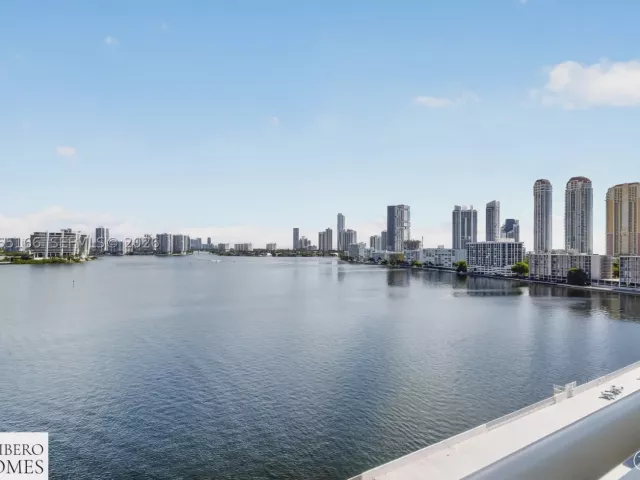 2-bedroom condo for sale in Sunny Isles Beach - 301 174th St 1216 - MondialRealty
