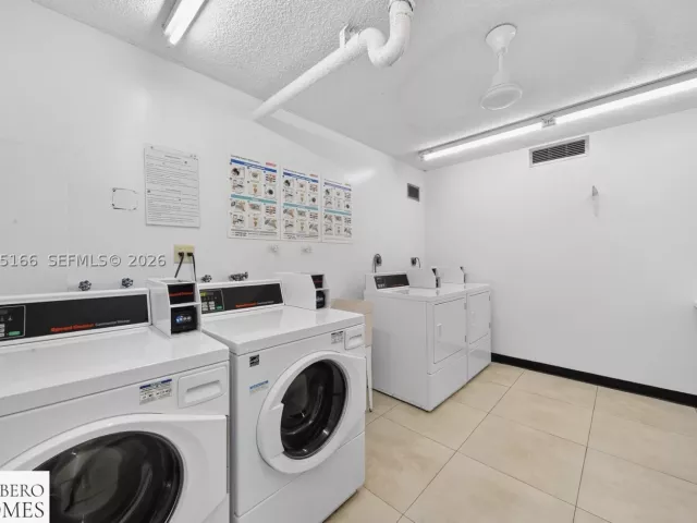 2-bedroom condo for sale in Sunny Isles Beach - 301 174th St 1216 - MondialRealty