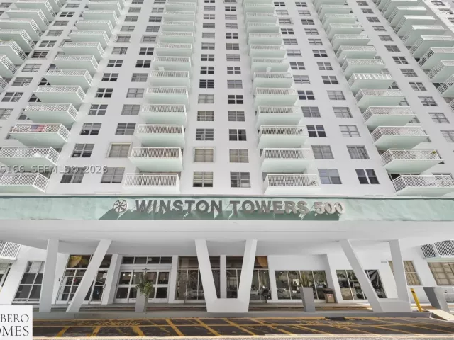 2-bedroom condo for sale in Sunny Isles Beach - 301 174th St 1216 - MondialRealty