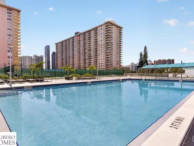 2-bedroom condo for sale in Sunny Isles Beach - 301 174th St 1216 - MondialRealty