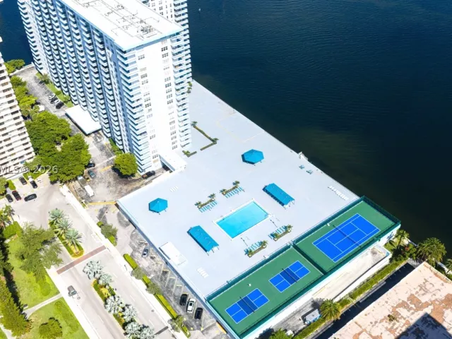 2-bedroom condo for sale in Sunny Isles Beach - 301 174th St 1216 - MondialRealty