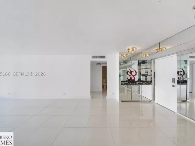 2-bedroom condo for sale in Sunny Isles Beach - 301 174th St 1216 - MondialRealty