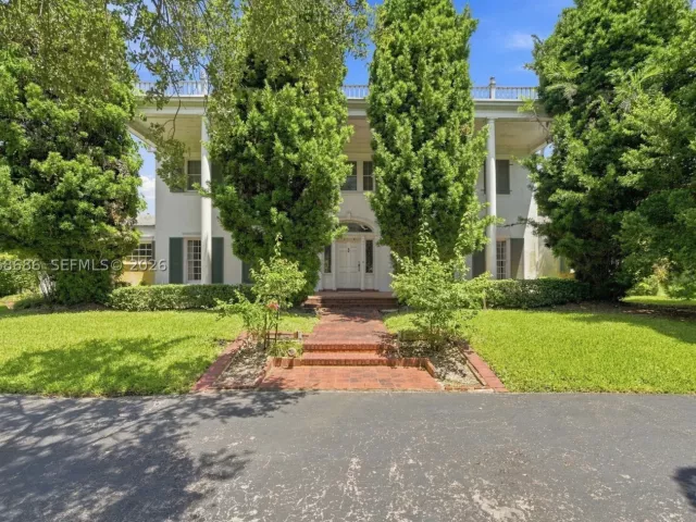 5-bedroom home for sale in Miami - 5885 SW 56th St - MondialRealty