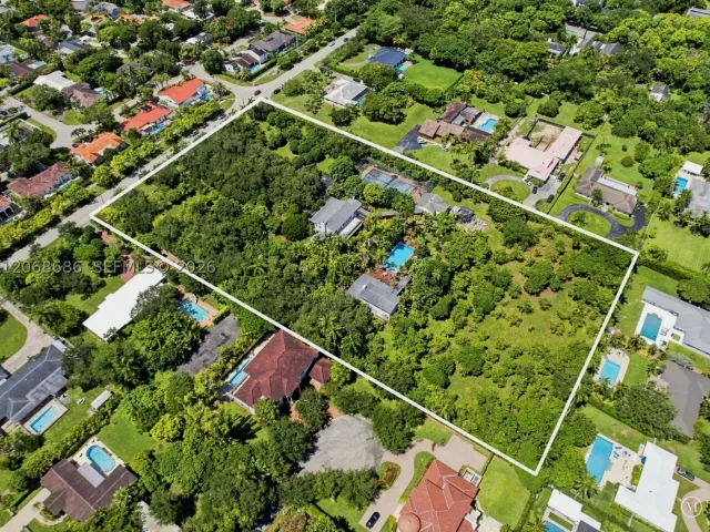 5-bedroom home for sale in Miami - 5885 SW 56th St - MondialRealty