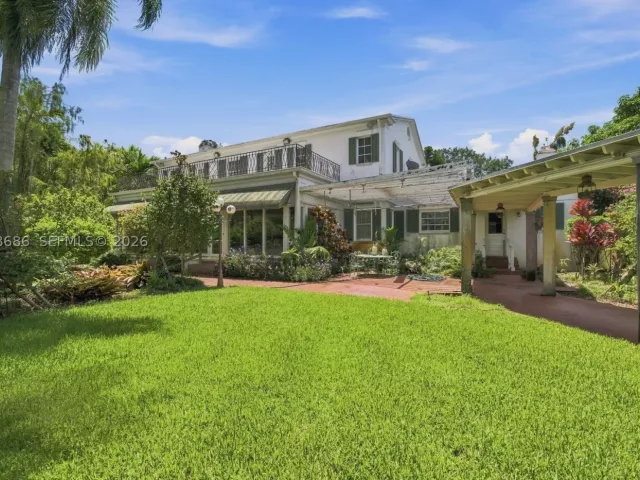 5-bedroom home for sale in Miami - 5885 SW 56th St - MondialRealty