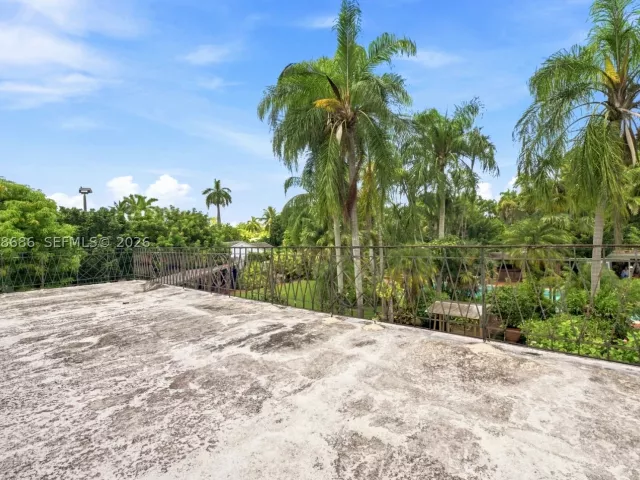 5-bedroom home for sale in Miami - 5885 SW 56th St - MondialRealty