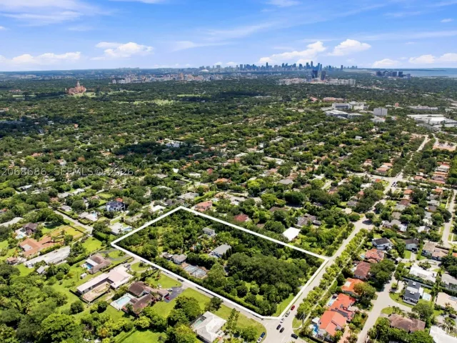 5-bedroom home for sale in Miami - 5885 SW 56th St - MondialRealty