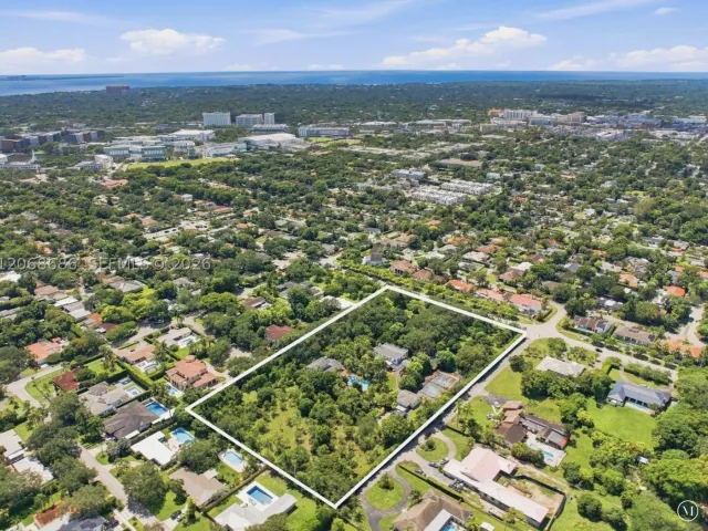 5-bedroom home for sale in Miami - 5885 SW 56th St - MondialRealty