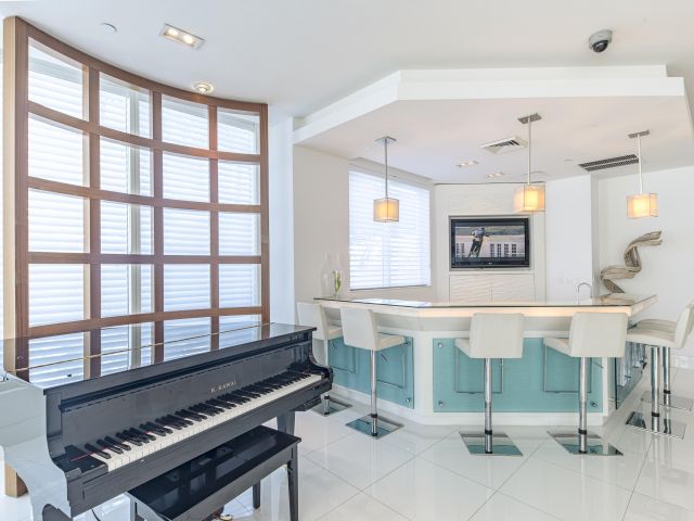 2-bedroom condo for rent in Fort Lauderdale - 2821 N OCEAN Boulevard 1102S - MondialRealty