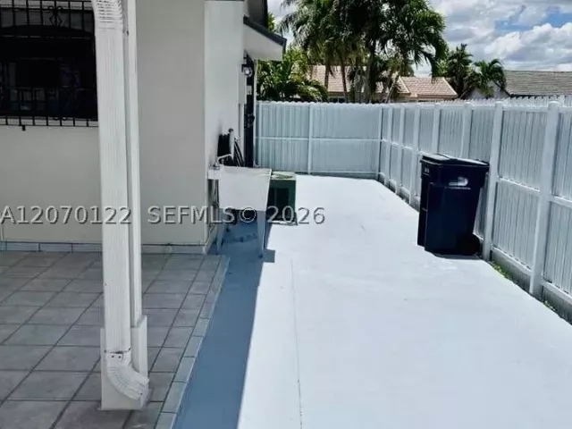 3-bedroom home for rent in Miami - 2219 SW 137th Pl - MondialRealty